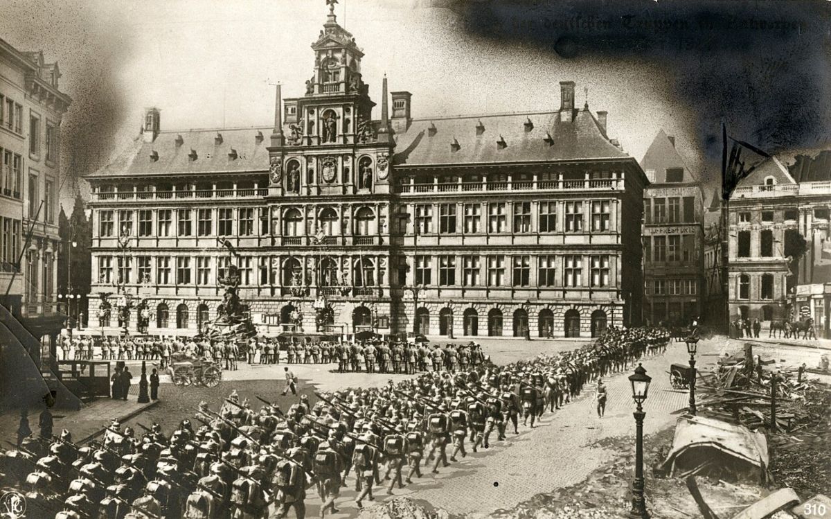 Duitse troepen trekken Antwerpen in, 1914