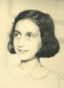 Foto die helper Victor Kugler in juli 1941 van Anne Frank maakte (Anne Frank Huis)
