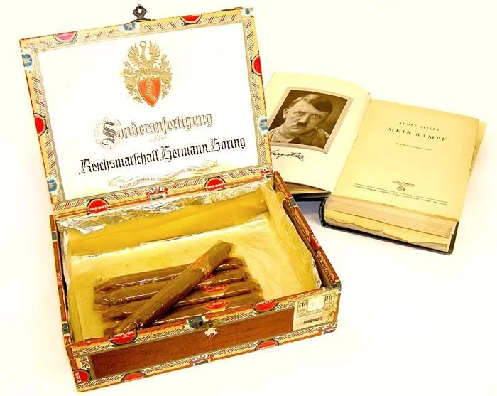 Sigaren van Hermann Göring en een bijzonder exemplaar van Mein Kampf