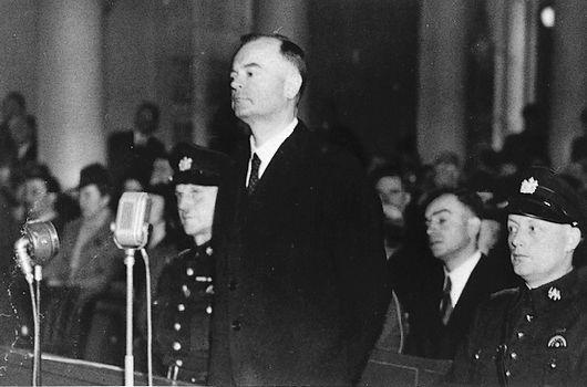 Anton Mussert moet zich verantwoorden voor het Bijzonder Gerechtshof (28 november 1945)