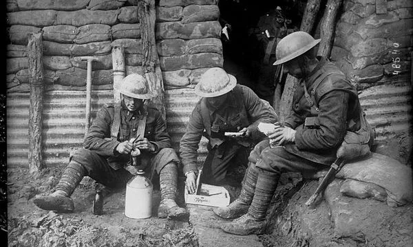 Canadezen in een loopgraaf, 1916 - Bibliothèque nationale de France