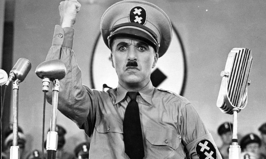 Charlie Chaplin als ‘Adenoid Hynkel'