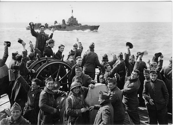 Franse infanteristen op de 'Pavon' op weg naar Vlissingen ter beveiliging van de Westerscheldemonding.
