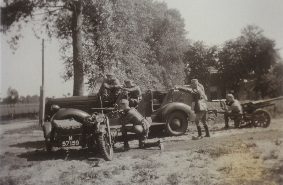 Pantserafweergeschut met Ford-trekker (foto: zuidfront-holland1940)