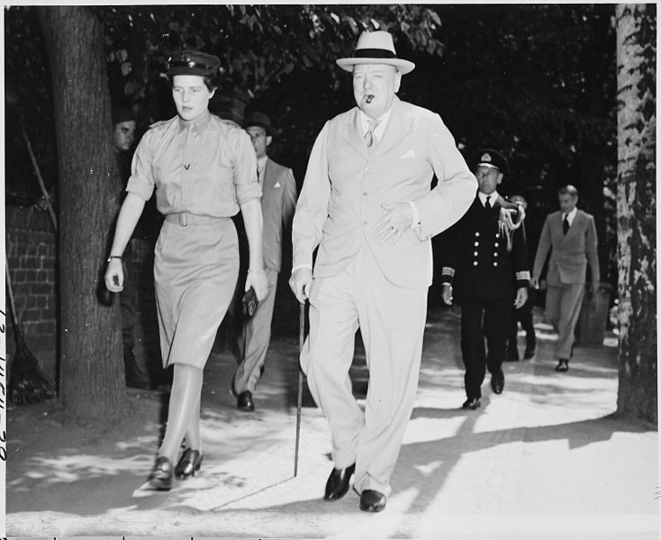 Mary en Winston Churchill in Potsdam, 1945 (National Archives)