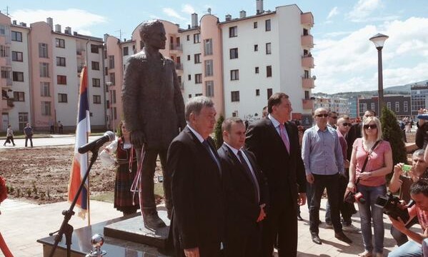 Standbeeld Gavrilo Princip onthuld in Sarajevo (Twitter / Marcel van der Steen)