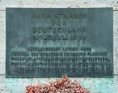 De plaats waar Von Stauffenberg en enkele andere samenzweerders werden geëxecuteerd