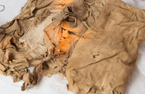 Doek waarop de oude balsemolie werd gevonden (Macquarie Universiteit)
