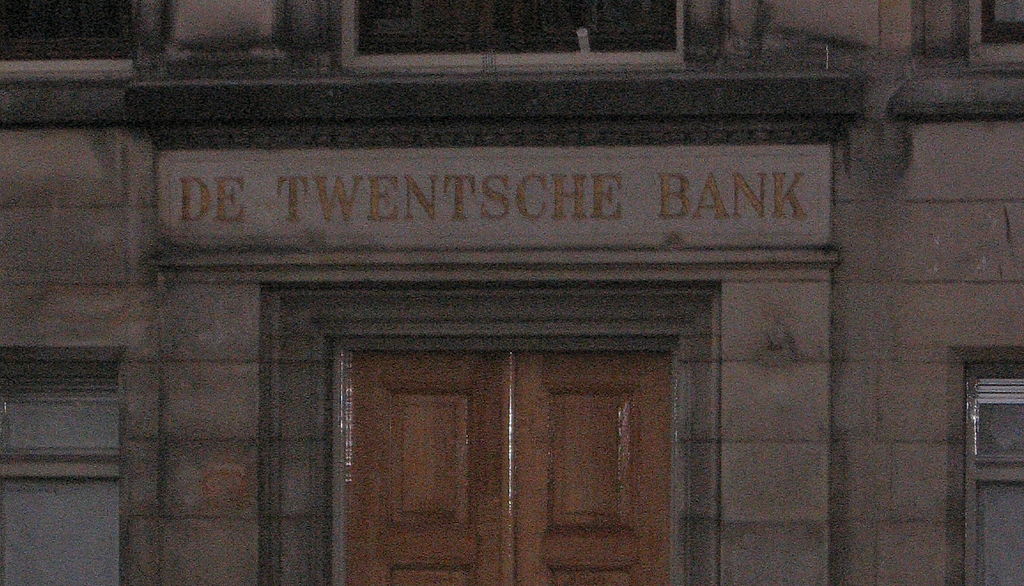 Gevelsteen Twentsche Bank, Scheffersplein, Dordrecht