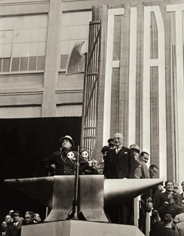  Mussolini bezoekt Fiat in Turijn (rechts Agnelli), 1932