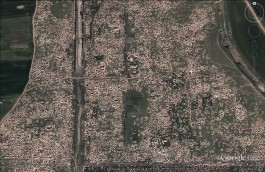 Satellietfoto die aantoont hoeveel schade er aangericht is aan de oude Syrische stad Apamea (Google Earth)