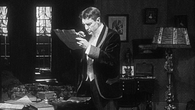 William Gillette als Sherlock Holmes - Still uit de film uit 1916