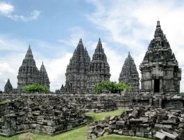Prambanan, het grootste Hindoe-Javaanse tempelcomplex in Indonesië. - cc