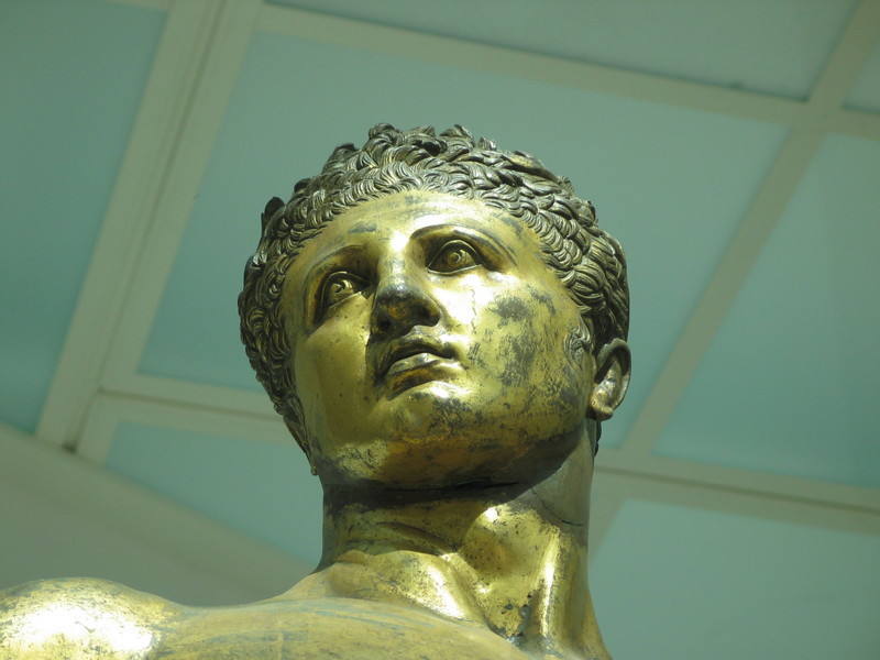 Commodus als Hercules. Bronzen standbeeld, Musei Capitolini, Rome - cc