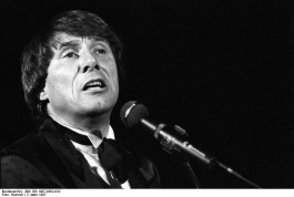 Udo Jürgens in 1987 (cc - Bundesarchiv)