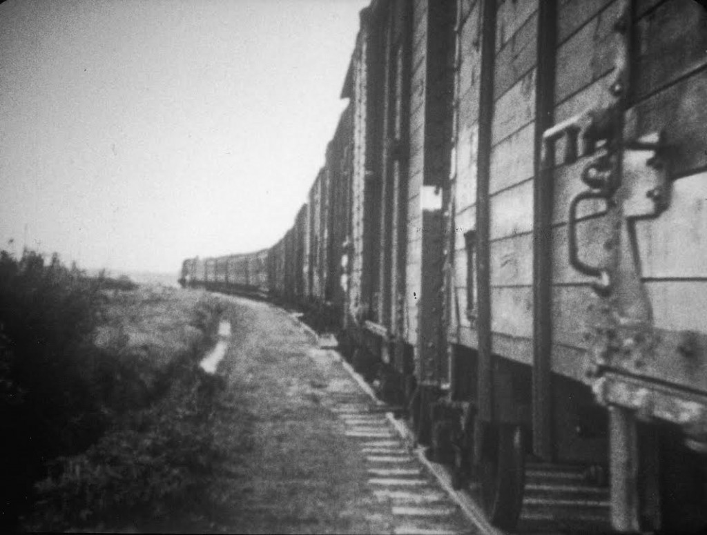 Goederenwagons, still uit de Westerborkfilm gemaakt door R.W. Breslauer  in opdracht van A.K. Gemmeker, 1944