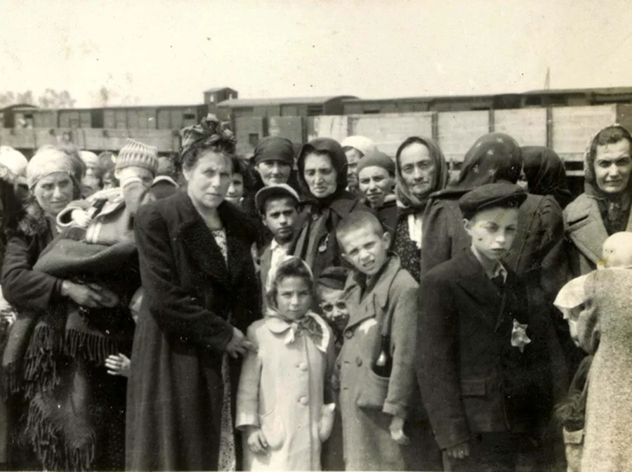 Aankomst van Hongaarse Joden in Auschwitz (Auschwitz Album, mei 1944)