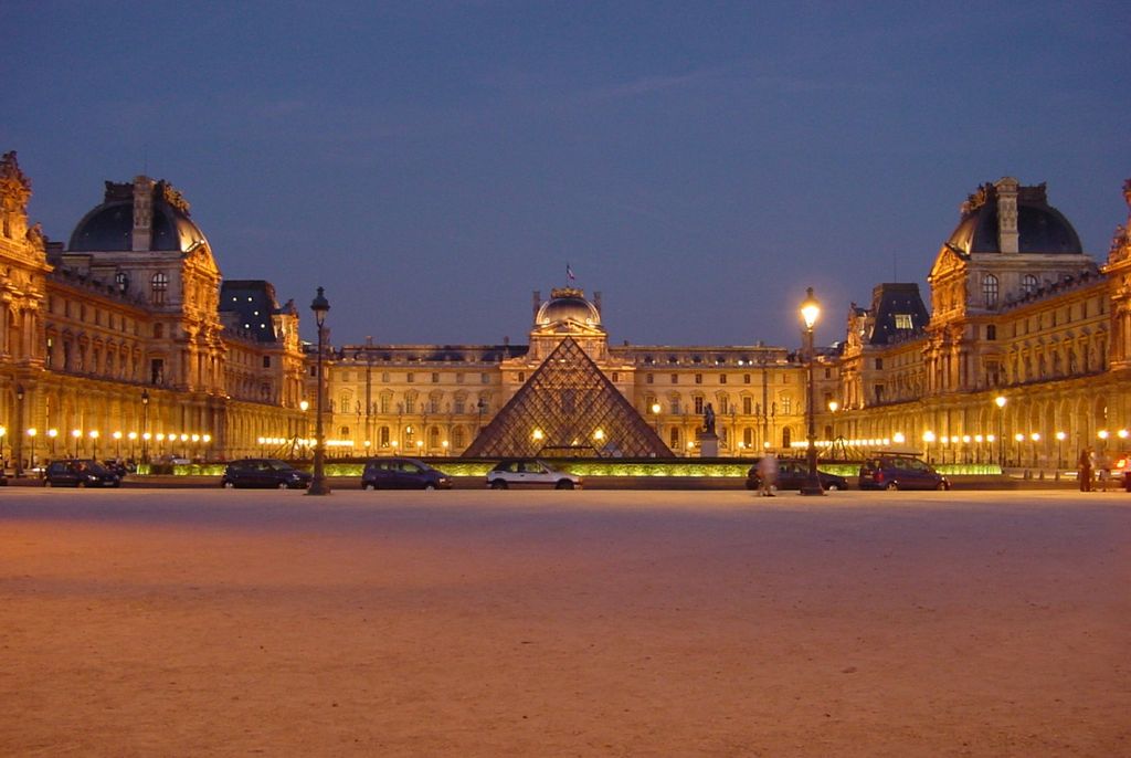Louvre in Parijs - cc