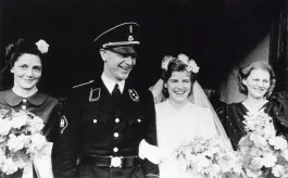Heerema in uniform van de SS op de dag van zijn huwelijk, december 1942 (cc - Spaarnestad)
