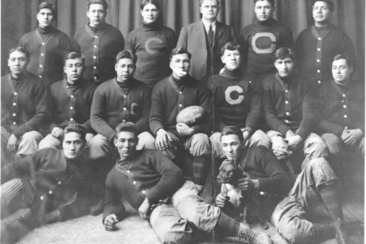 Het Carlisle Football Team in 1911 (Publiek Domein - wiki)