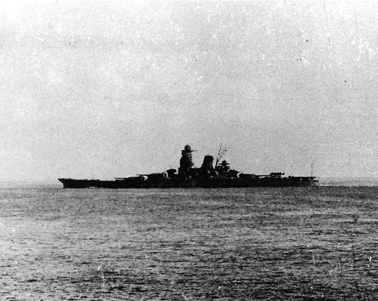 Musashi verlaat de haven van Brunei, 1944
