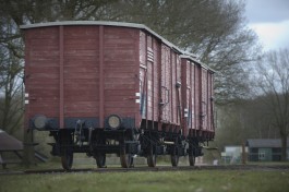 Een van de gerestaureerde wagons (Foto : Sake Elzinga / Herinneringscentrum Kamp Westerbork)