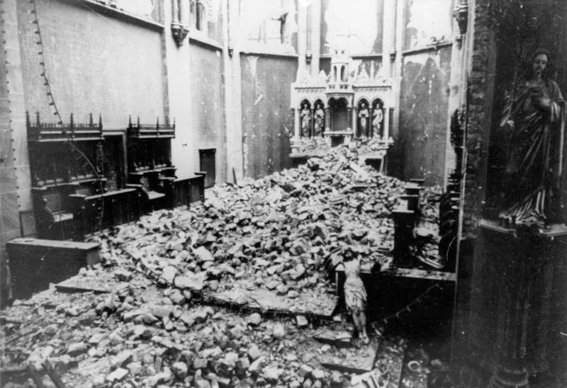 Gebombardeerde kerk in Bochum, 1943 (Bundesarchiv-cc)