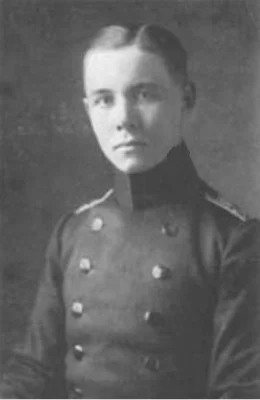 Erwin Rommel omstreeks 1910, als jonge cadet. Bron: imagehost.epier.com