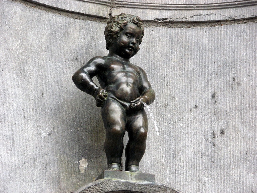 De replica van Manneke Pis vlakbij de Grote Markt in Brussel - cc
