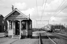 Blokpost Arnhemschestraat op zijn originele plek in Elst, foto Kees van de Meene