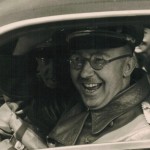 Heinrich Himmler achter het stuur. Bron: Jeruzalem Post