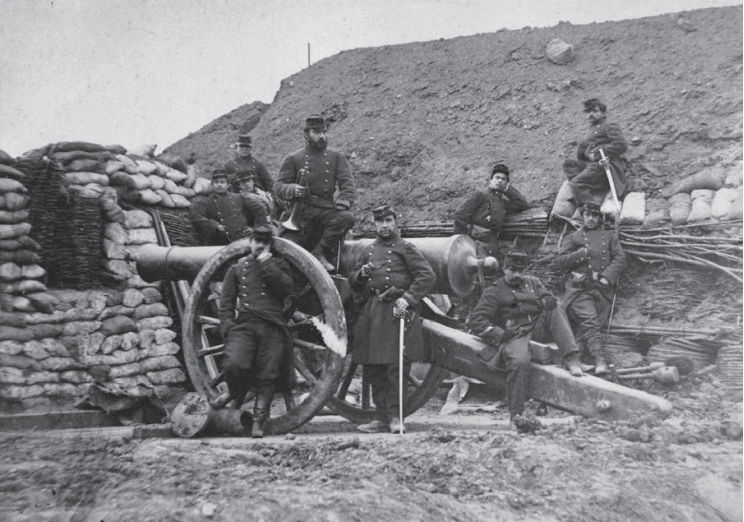 Franse soldaten op 23 juli 1870 bij een kanon. Wikipedia.