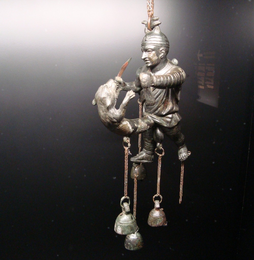 Tintinnabulum in de vorm van een gladiator uit Ercolano (© E. Ruis)