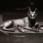 Egyptisch beeld van een kat