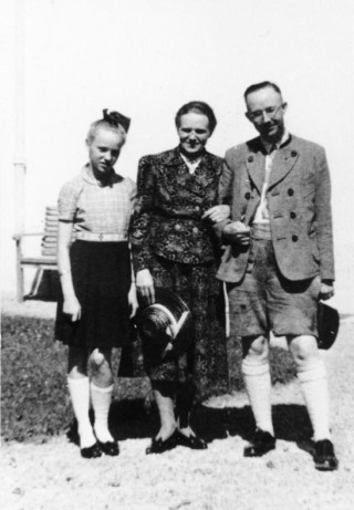 Heinrich Himmler met vrouw en dochter