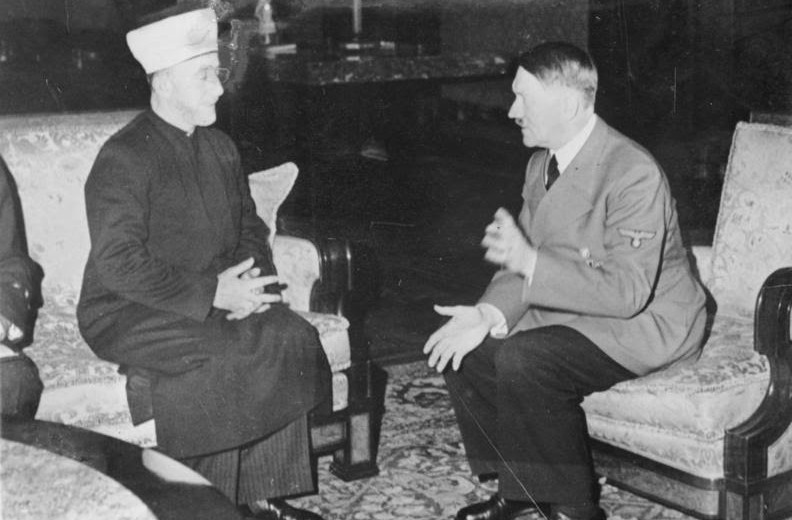 Moefti Amin al-Husseini van Jeruzalem op 28 november 1941 in Berlijn in gesprek met Adolf Hitler.