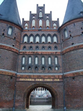 De Holstenpoort in Lübeck (c E. Ruis)