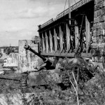 Driel. Opgeblazen spoorbrug. 1944