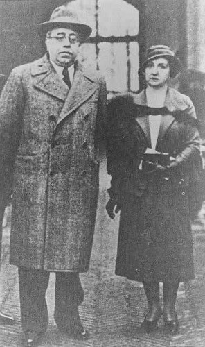 Manuel Azaña con Dolores de Rivas Cherif