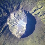 Top van de Tambora-vulkaan (NASA)