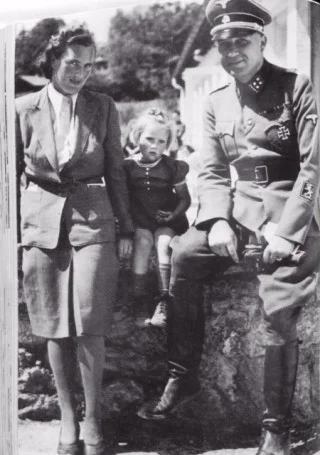 Hans Collani met vrouw en dochter
