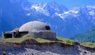 Bunker in de Albanese alpen
