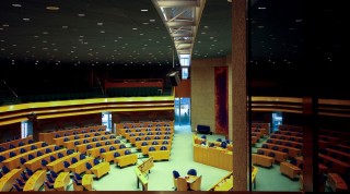 Huidige plenaire zaal van de Tweede Kamer (cc - Risastla)