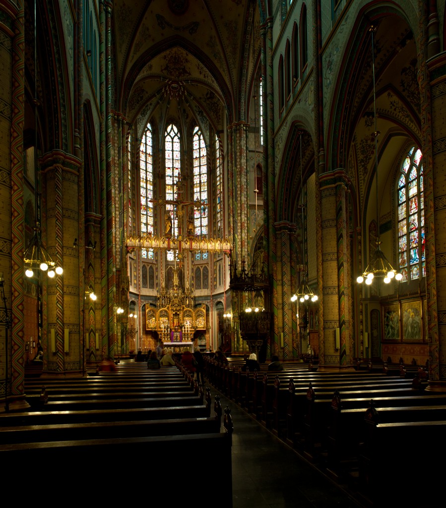 Interieur van de Sint-Willibrordkerk in Utrecht - cc