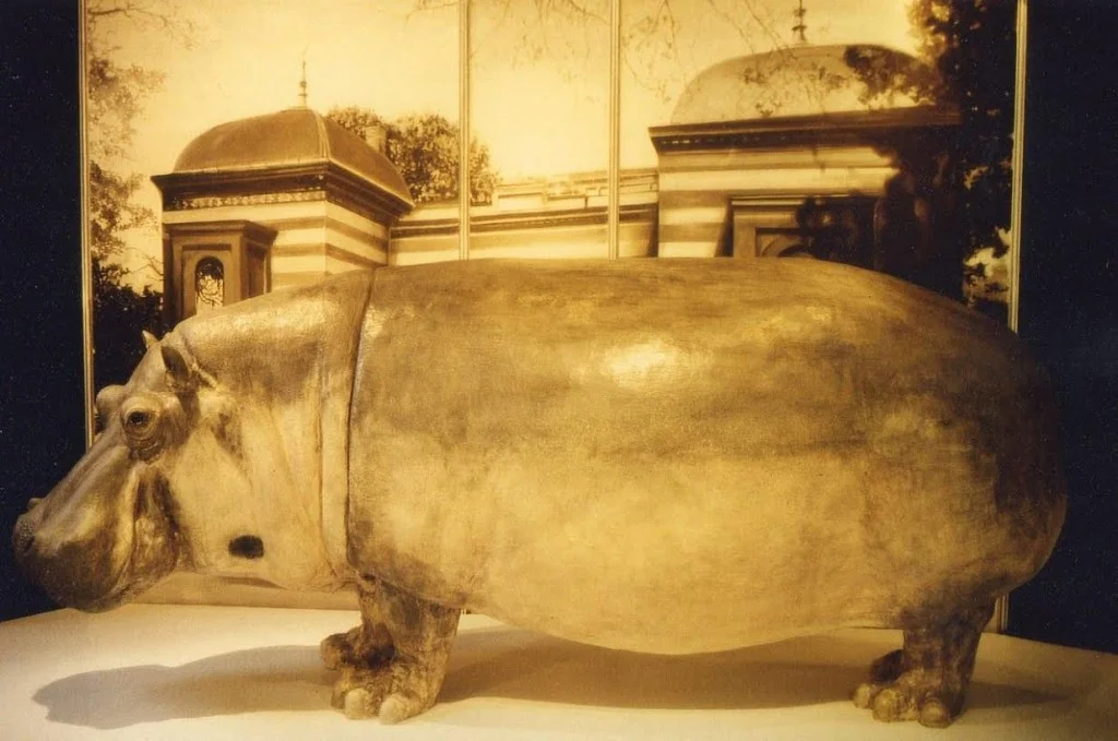 Beeld van Knautschke in het Stadtmuseum Berlin