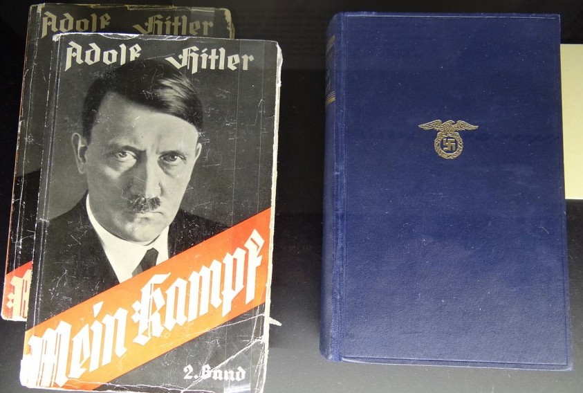 Exemplaren van Mein Kampf - cc