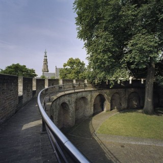 Deel van de binnenzijde van de ringmuur van de Burcht van Leiden (cc - RCE