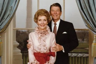 Nancy Reagan met president Ronald Reagan - cc