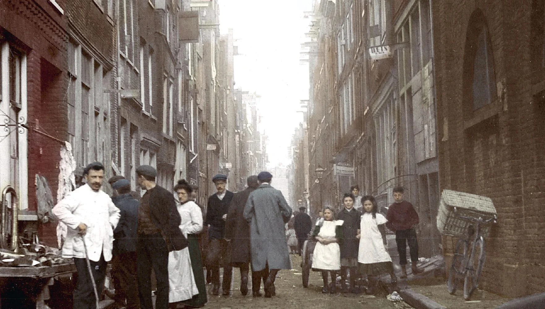 Ochenebbisj Verhalen en geintjes over het Amsterdamse getto (1870-1925)