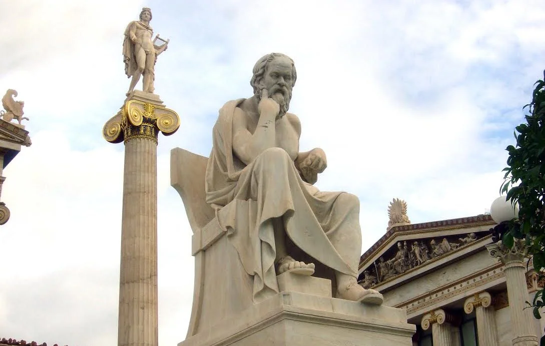 Standbeeld van Socrates door Leonidas-Drosis, Athene. Bron: Wikimedia